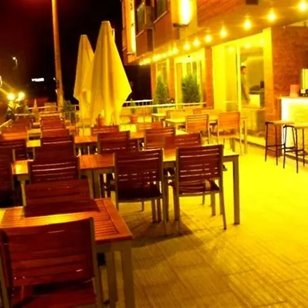 Corner Boutique فندق