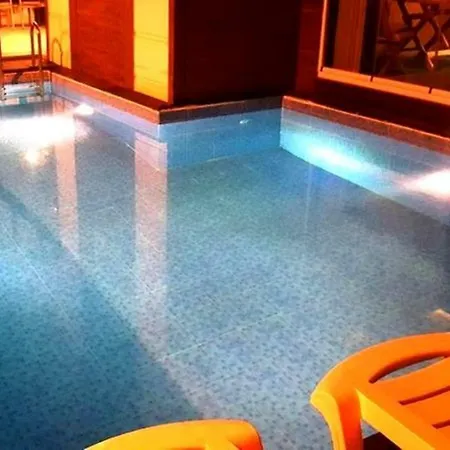 فندق Corner Boutique 3*