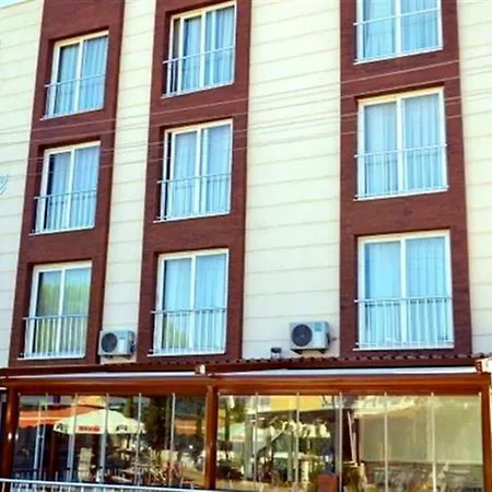 Corner Boutique Hotel 3*